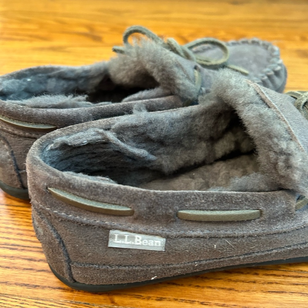 L.L. Bean Women's Wicked Good Moccasins Size 6 Gray/Charcoal Great Condition - Picture 2 of 3